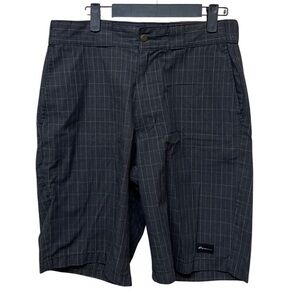 Men's Size 32 Mountain Ridge Shorts Black Plaid